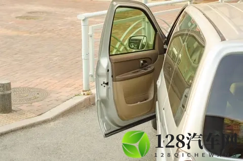 最高法为新规征求意见，“开门杀”责任到底咋定？有车一族必看！-3