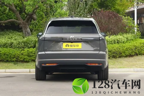 家庭 SUV 怎么选?对比大五座、大三排,乐道 L90 成绕不开的选择-1