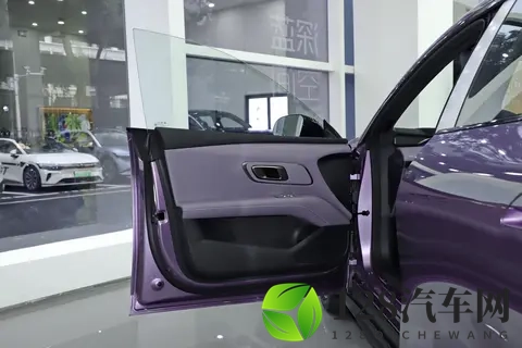 从驾控到续航全拉满！深蓝 L06 入门即满配，1399 万起诚意十足-1