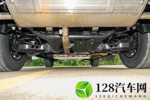 方盒子造型，20T插混，续航超千公里，纵横G700适合家用-1