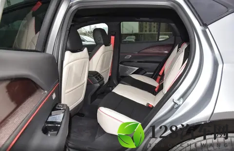 家用、通勤一步到位?2197万起售,凯迪拉克GT4怎样-2