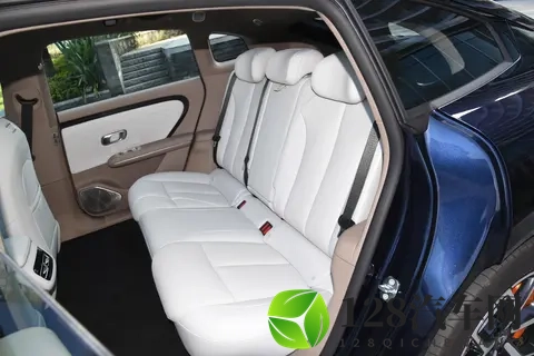 大六座 SUV 变天了？智己 LS9 上市，满配才是真爱-1