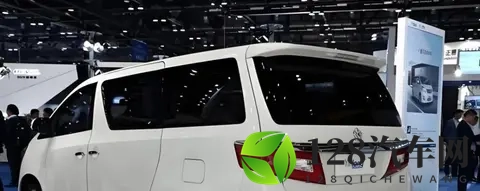 董明珠成功造车，车标惊艳众人，一看价格网友直呼：你疯啦！！！-1