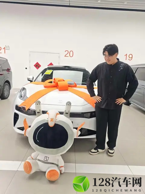 等了四年的车终于到手，同事的焕新极氪001终梦圆-2