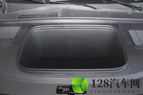 体验2025款星纪元ET纯电版 Max城区辅助驾驶：科技与舒适并存-3