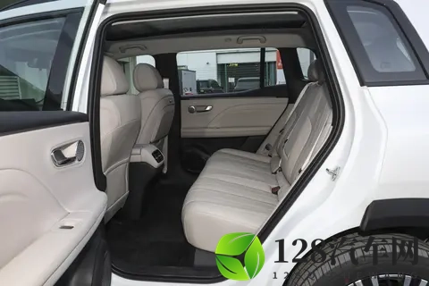 1268 万起售，增程车也能静谧舒适？这款新车值得一看！-1