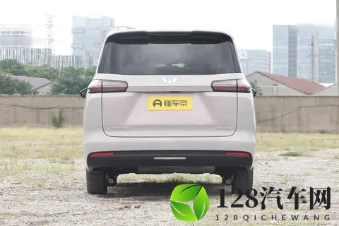 实测五菱星光730：7万级配侧滑门+独立悬架，是否打破性价比认知-2