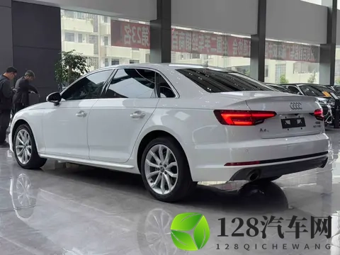 六年奥迪A4L，家用代步好选择，12万不到拿下-1