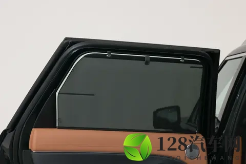 家庭 7 座务实选！帕里斯帝：10 气囊 + 1000km 续航，27 万进口够值吗？-2