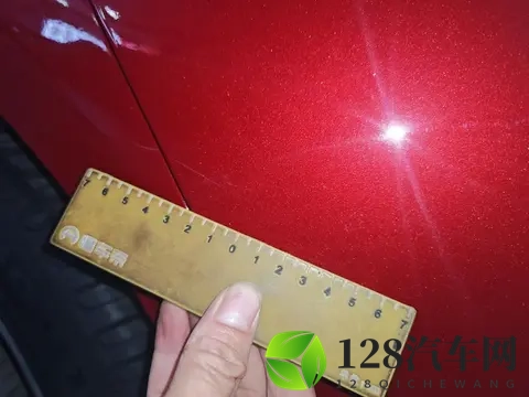 几个W就能圆梦？20款红色奔驰C级，感受星辉的优雅！-1