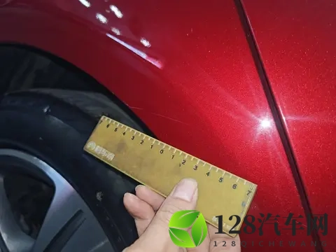 几个W就能圆梦？20款红色奔驰C级，感受星辉的优雅！-2