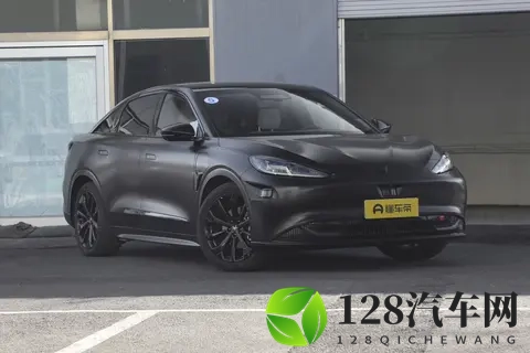 新车 搭双电机驱动系统_配三颗激光雷达,极狐阿尔法S6新车型曝光-3