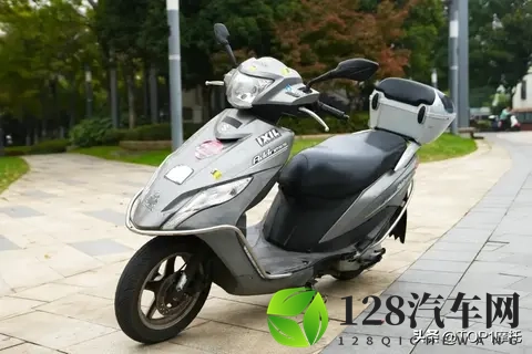 5年骑了37万公里！外卖小哥的铃木UU125还没到极限-2