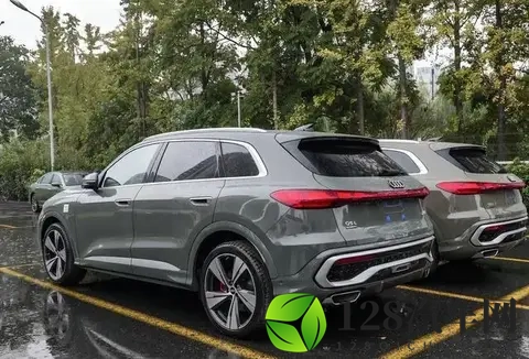 全新国产奥迪Q5L实车内饰曝光，采用家族化设计-3