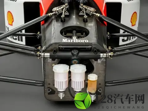 全球车迷疯抢！让车神塞纳拼尽命的迈凯伦，身价暴涨到1500万美金-1