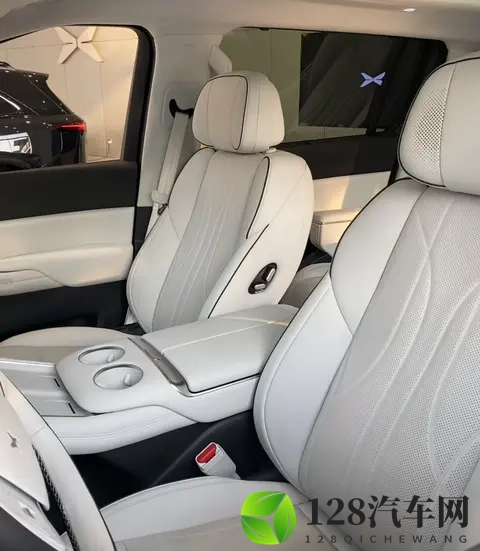 新车｜外观调整，或配3颗图灵芯片，新款小鹏X9纯电版实车曝光-3