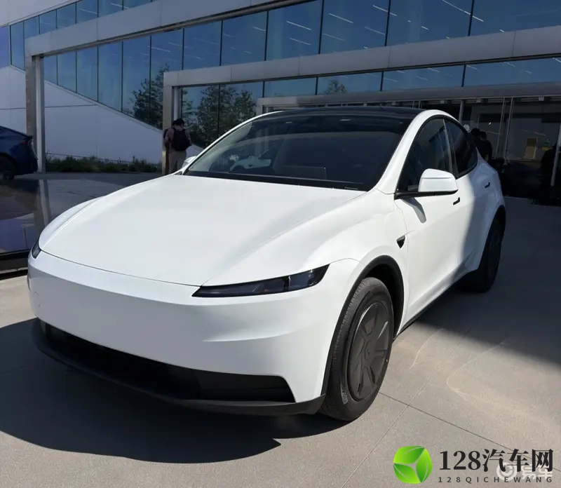 校花在处罚室光屁股抽打花蒂：汽车创新盛宴中的意外：某品牌事件引发关注-2