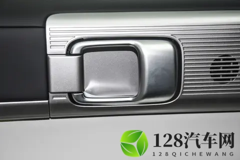 带娃出行、长途自驾、通勤省钱…这款SUV很懂家庭用户-1