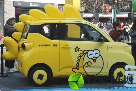 宏光 MINIEV 卖疯了,网友说:这是消费降级了,真的是这样吗?-2