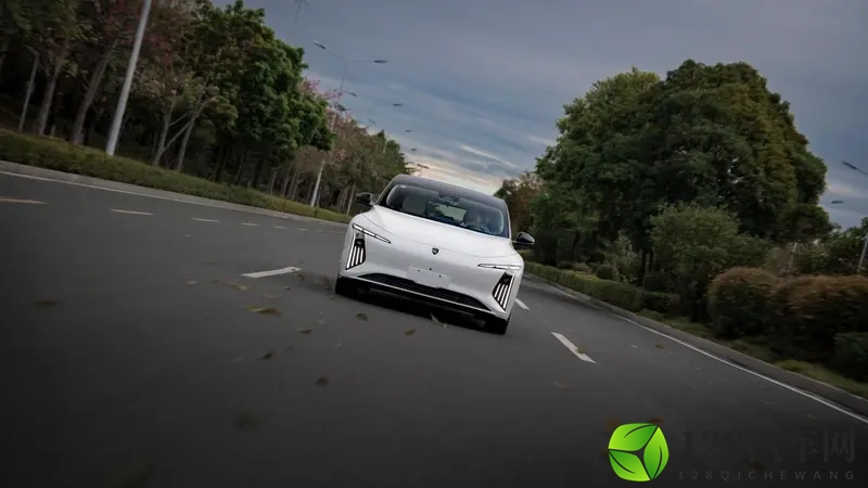 方向盘加热神器！2026款星海S7让你冬天开车暖手又安心-1