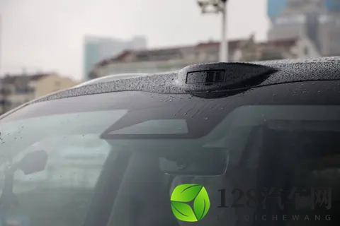 冰箱彩电全配齐 奇瑞风云T11是全家出行的答案吗-3