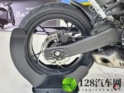 EICMA回顾:147匹马力+双通道ABS,无极R125S入门级运动街车-3