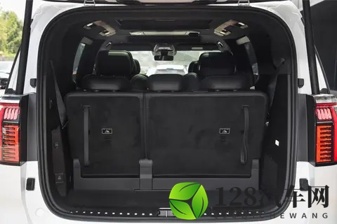 MPV当中的“公路坦氪”，纯电续航740km，ZEEKR 009是否值得推荐？-1