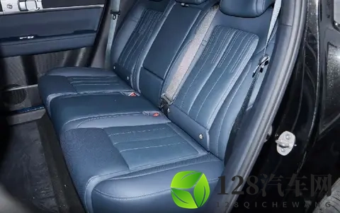 家用出行优选：方程豹钛7大空间与智能舒适兼得，1798万起售-2