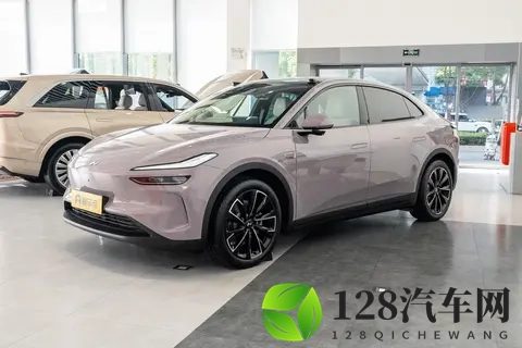 Model Y的科技，问界的“油箱”，乐道L60的“换电”：你更看好谁-1