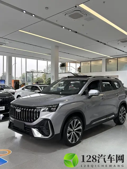 气场十足！第三代吉利豪越L到店实拍，外观升级，新增15T动力-2