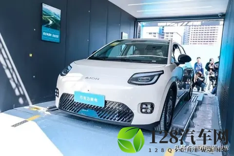 刘强东499万卖车，雷军慌了!-2