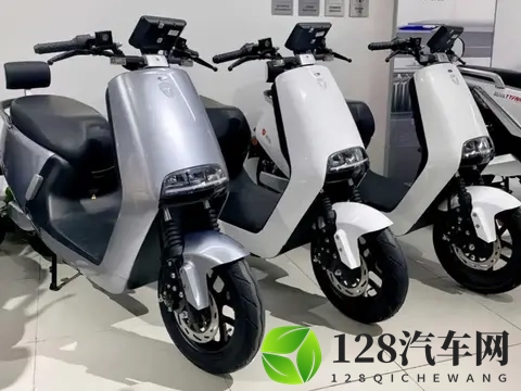 觉得车上带个TCS得花大价钱，现在三四千块的电摩居然也给配上了-1