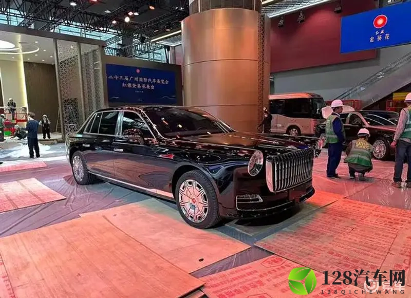 2025广州车展探馆:国礼“丹霞”主题定制版实车-1