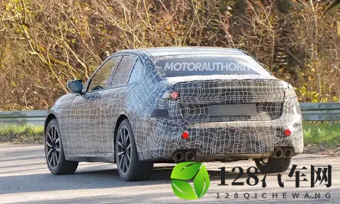 全新宝马3系谍照亮相：Neue Klasse加身，经典要“换脸”了？-1
