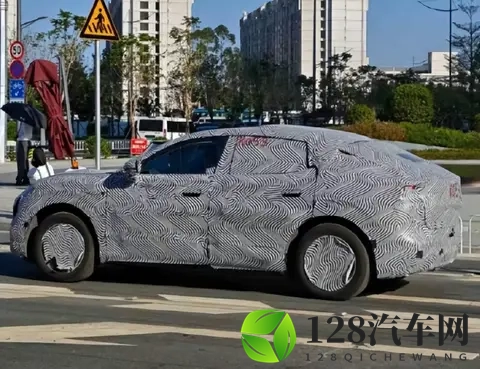 真容初现!小鹏MONA SUV最新谍照曝光,网友:又一个Model Y挑战者-3