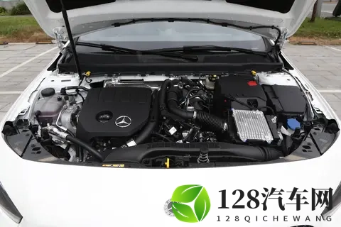 2025款奔驰A级选购：25万预算，A180L与A200L怎么选？-3