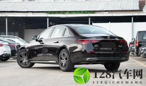 售价4299万元起，2026款奔驰长轴距E级上市，新增经典版-1