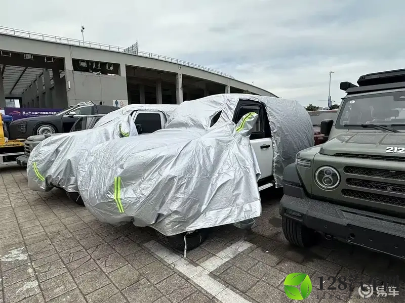 212 T01 60周年纪念版和皮卡版车型将亮相-1