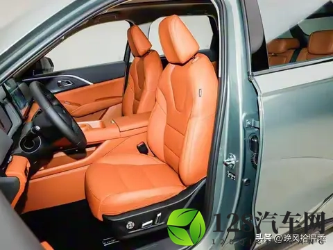 哈弗H6L亮剑！尺寸越级、动力炸裂，10万级中型SUV要掀桌子了-2