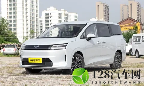 73万起配侧滑门,五菱星光730三动力齐上,家用MPV真香吗-2