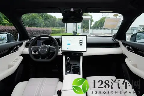 15-20万纠结家用还是性能？试驾第三代领克03，这4类人真的别错过-2