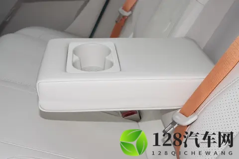 15万级无对手？东风奕派eπ007+试驾，智美超能轿跑竟能这么卷​-1