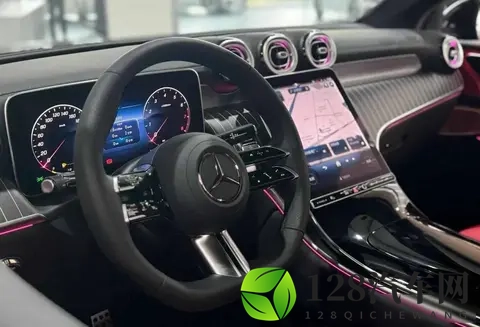 奔驰GLC腰斩定价,老车主炸锅,豪华车底裤被扒了-1