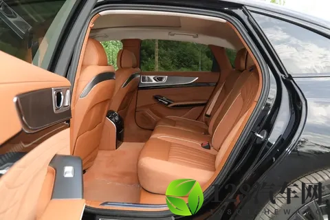 红旗 H9 选买：旗享 vs 旗畅差 4 万，哪款最值？-2