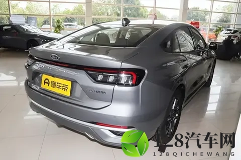 预算15到18万想买合资B级车,这台中型车能让年轻人放弃电车吗?-2