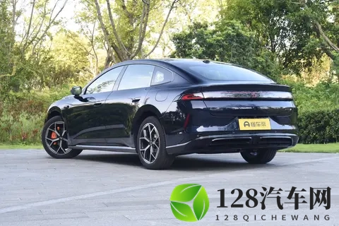 全系增程式电动，续航超1500km，智己LS9值得入手？-1