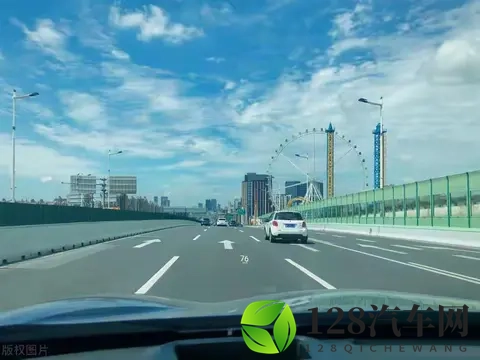 一位12年老司机的忠言：跑高速，牢记这4条铁律，关乎你的安全！-2