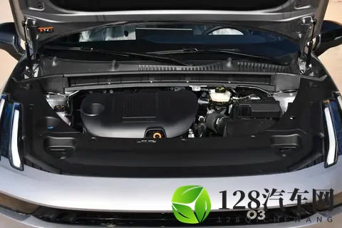 从赛道到日常：第三代领克 03 让紧凑燃油车告别 “平庸”-3