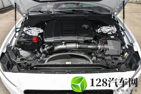 庖丁解牛谈捷豹 XEL：2025 与 2024 同动力车型性价比的横冲直撞式 PK-1