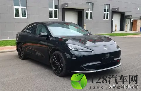 新款极狐阿尔法S6亮相工信部，前驱版峰值功率提升至221千瓦-2